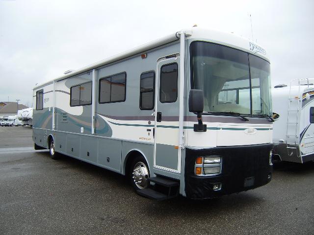 Used 2000 Fleetwood Discovery 37G Class A - Diesel For Sale